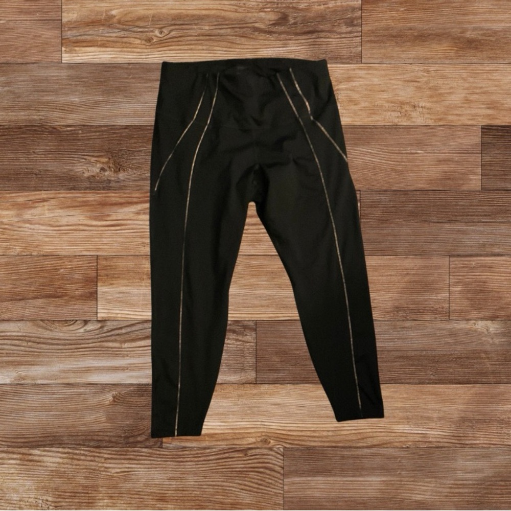Nike Yoga Dri-FIT Metalic Trim Leggings